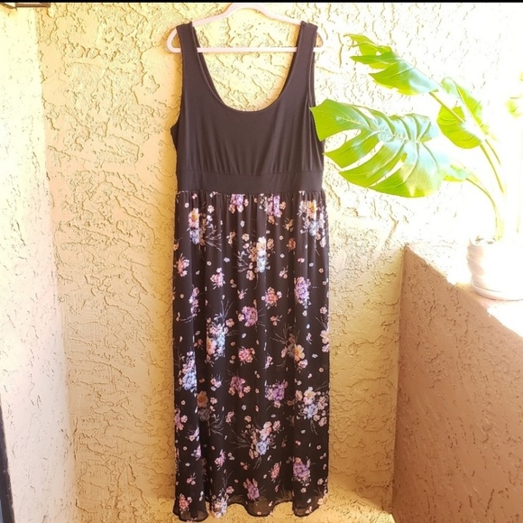 torrid Dresses & Skirts - Torrid black floral maxi dress